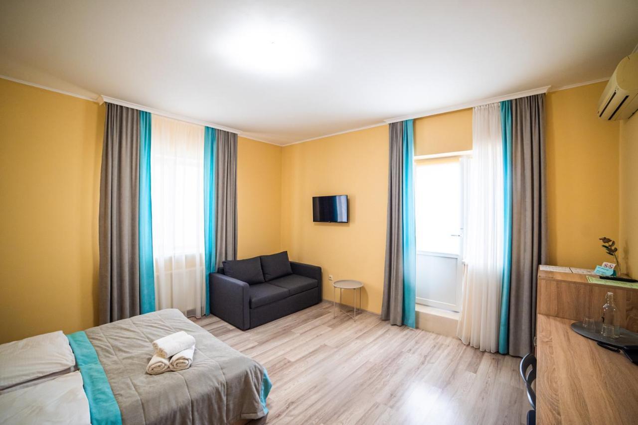 Coin Inn Lviv Ngoại thất bức ảnh