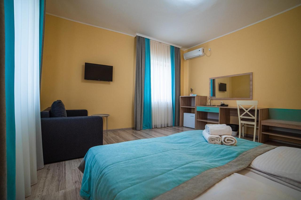 Coin Inn Lviv Ngoại thất bức ảnh
